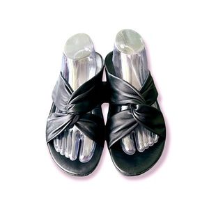 FITFLOP TWISS LEATHER SLIDE SANDAL V15-001 (BLACK) ~ Size 8